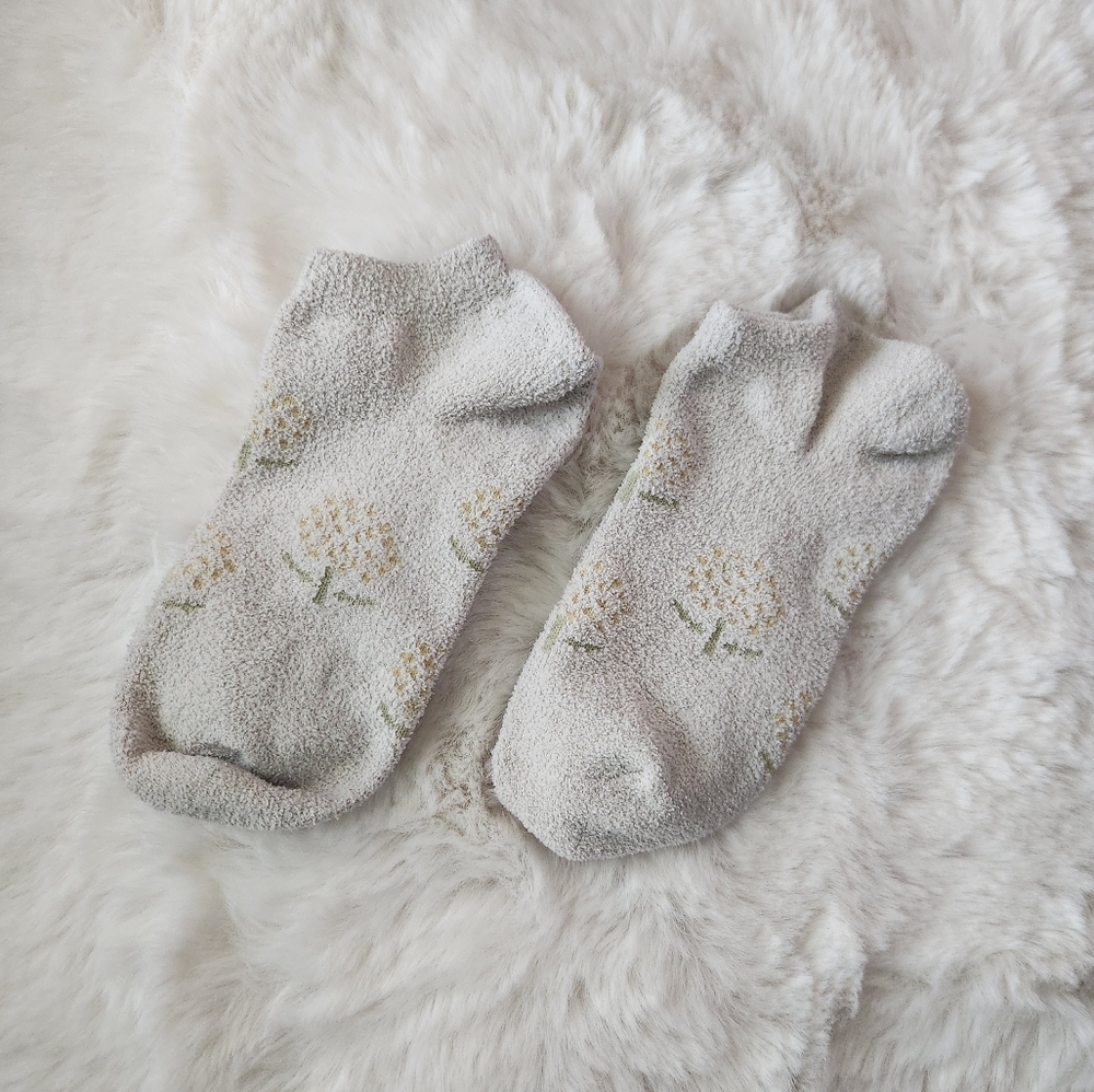 cream off white socks with yellow dandelion flowers